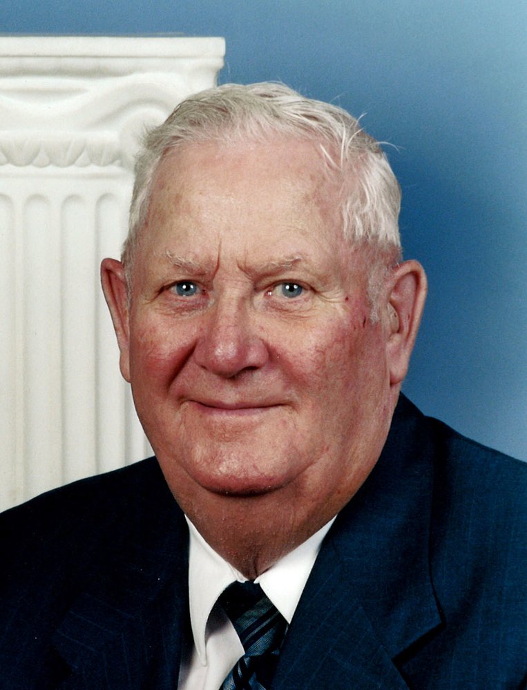 Mac Elliott